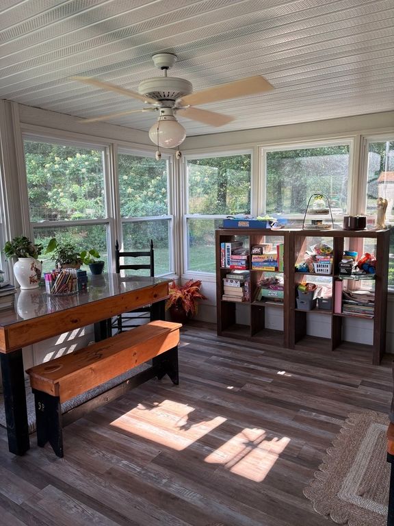Image 18 of property listing at 19413 E Illinois Highway 15 Highway, Mt Vernon, IL 62864