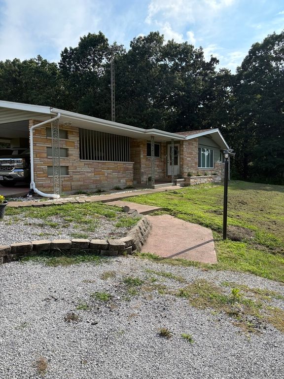 Image 40 of property listing at 19413 E Illinois Highway 15 Highway, Mt Vernon, IL 62864