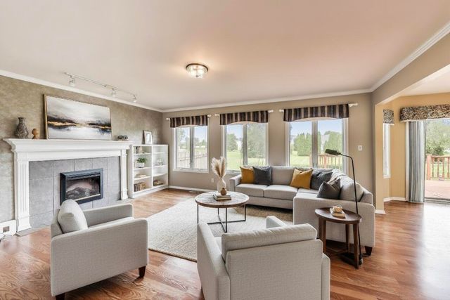 9935 Ashwood Lane, Munster, IN 46321