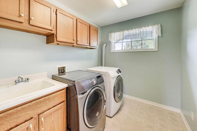 9935 Ashwood Lane, Munster, IN 46321