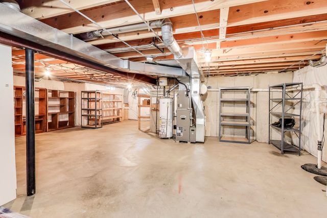 9935 Ashwood Lane, Munster, IN 46321