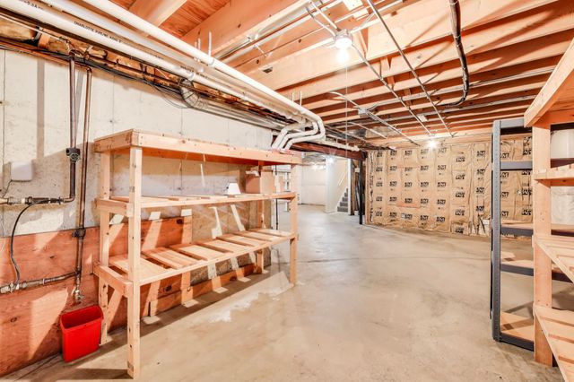 9935 Ashwood Lane, Munster, IN 46321