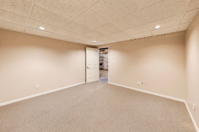 9935 Ashwood Lane, Munster, IN 46321