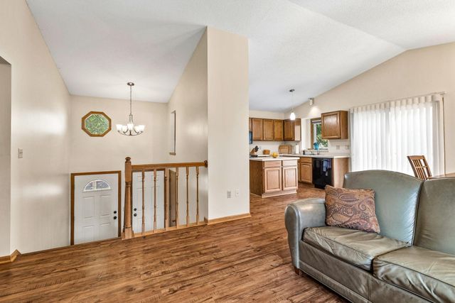4275 Eagle Crest Drive, Eagan, MN 55122