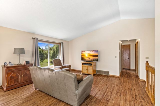4275 Eagle Crest Drive, Eagan, MN 55122