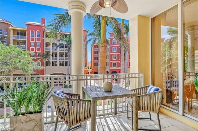 410 Bayfront PL # 2208, Naples, FL 34102