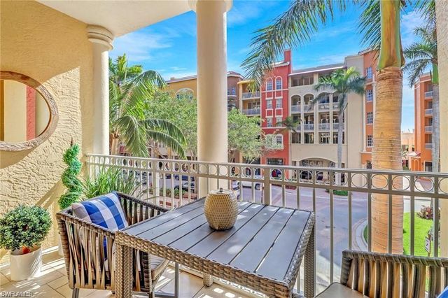 410 Bayfront PL # 2208, Naples, FL 34102