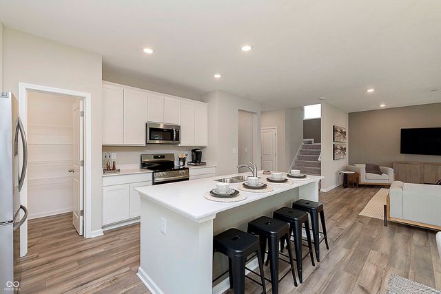 10909 Helmcrest Drive, Indianapolis, IN 46239