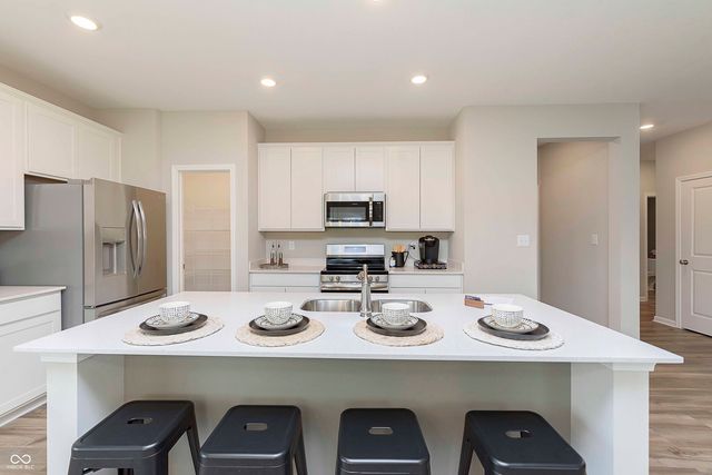 10909 Helmcrest Drive, Indianapolis, IN 46239