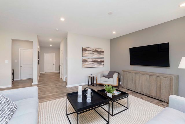 10909 Helmcrest Drive, Indianapolis, IN 46239