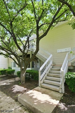 78 Sage Ct, Bedminster Twp., NJ 07921