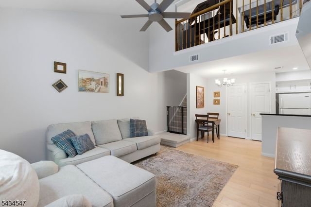 78 Sage Ct, Bedminster Twp., NJ 07921