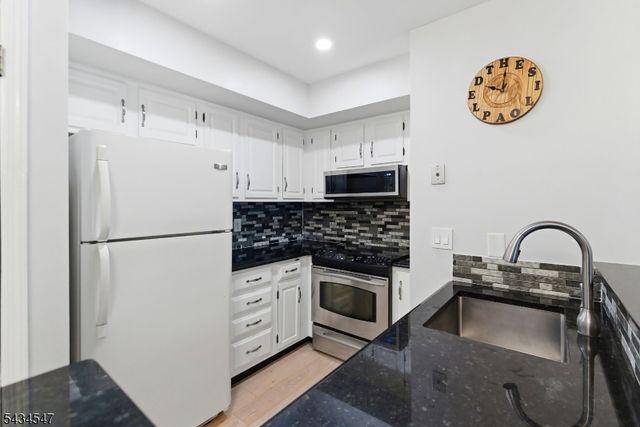 78 Sage Ct, Bedminster Twp., NJ 07921