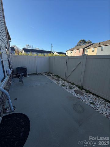 318 Willow Wood Court, Matthews, NC 28104