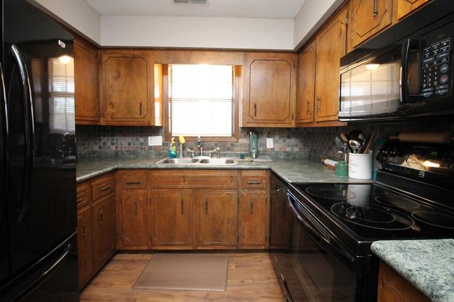 5419 Gene St, Paragould, AR 72450