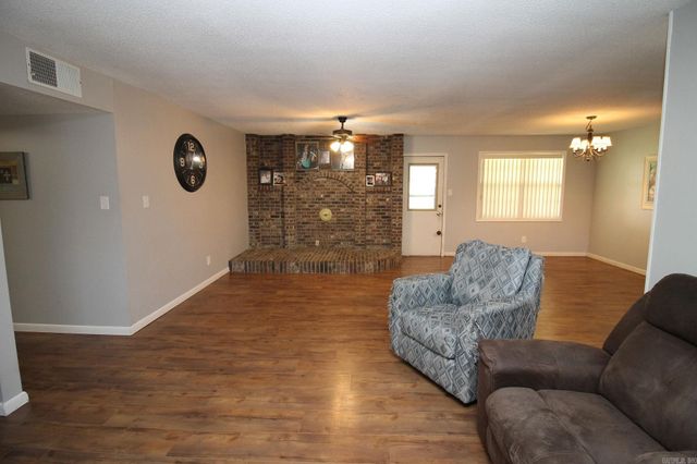 5419 Gene St, Paragould, AR 72450