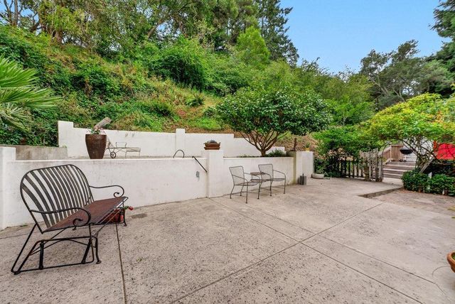 885 Larkin Valley Road, Watsonville, CA 95076