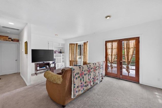 885 Larkin Valley Road, Watsonville, CA 95076