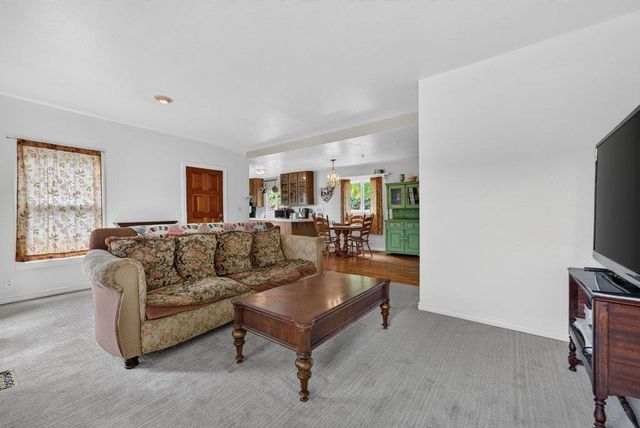 885 Larkin Valley Road, Watsonville, CA 95076