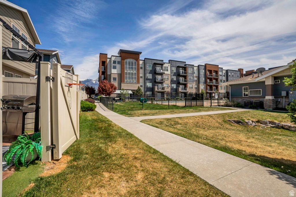 Image 16 of property listing at 60 E CALBOURNE LN. ##3, Sandy, UT 84070