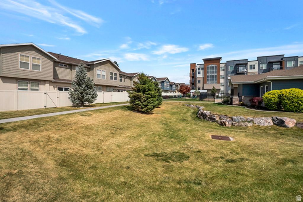 Image 17 of property listing at 60 E CALBOURNE LN. ##3, Sandy, UT 84070