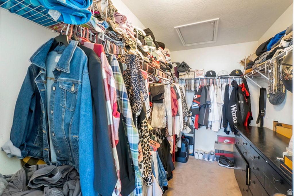 Image 10 of property listing at 60 E CALBOURNE LN. ##3, Sandy, UT 84070