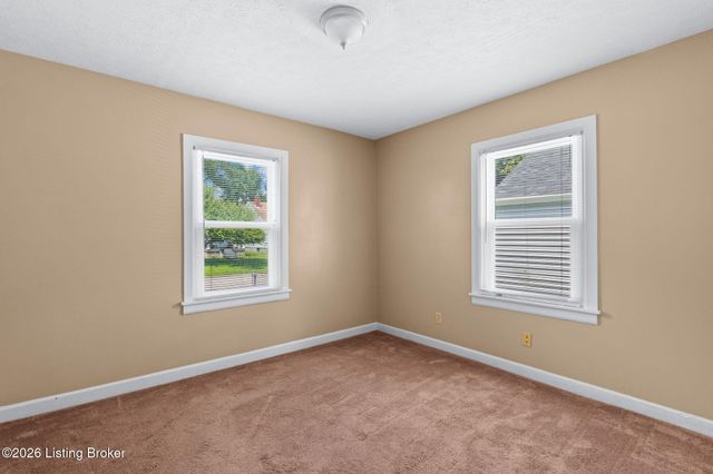 3631 Kahlert Ave, Louisville, KY 40215