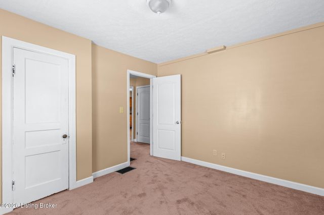 3631 Kahlert Ave, Louisville, KY 40215