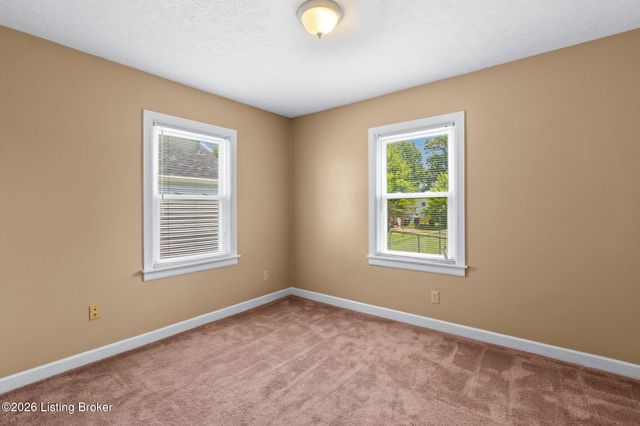 3631 Kahlert Ave, Louisville, KY 40215