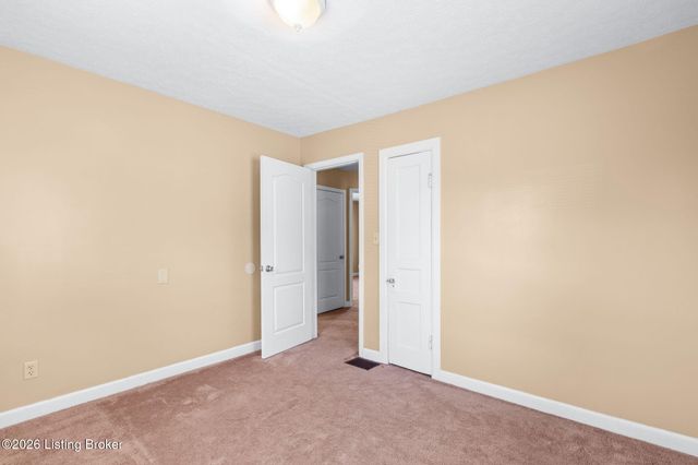 3631 Kahlert Ave, Louisville, KY 40215
