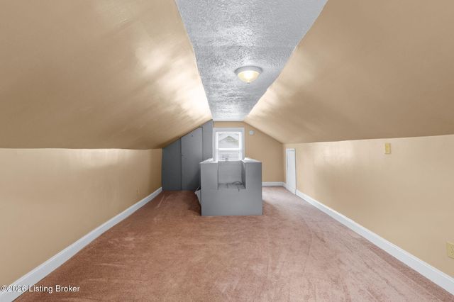 3631 Kahlert Ave, Louisville, KY 40215