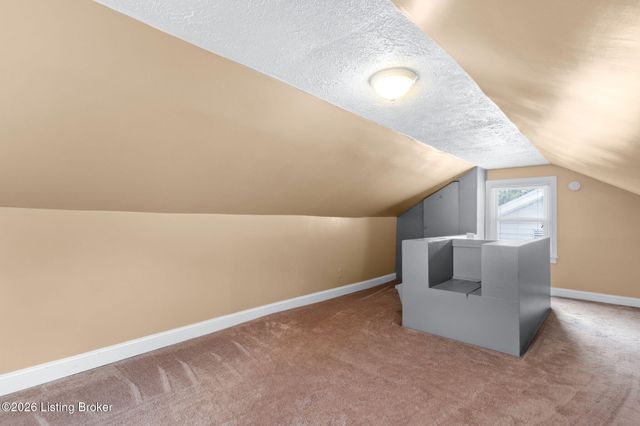3631 Kahlert Ave, Louisville, KY 40215