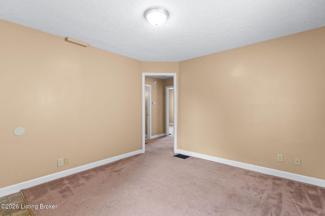 3631 Kahlert Ave, Louisville, KY 40215