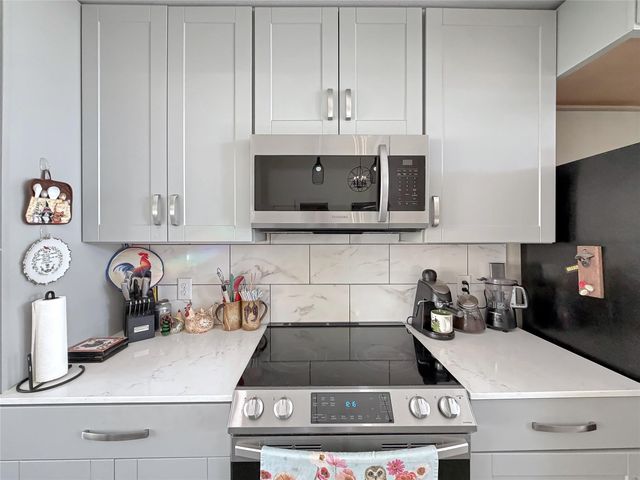 1151 Eastview DR, Canyon Lake, TX 78133