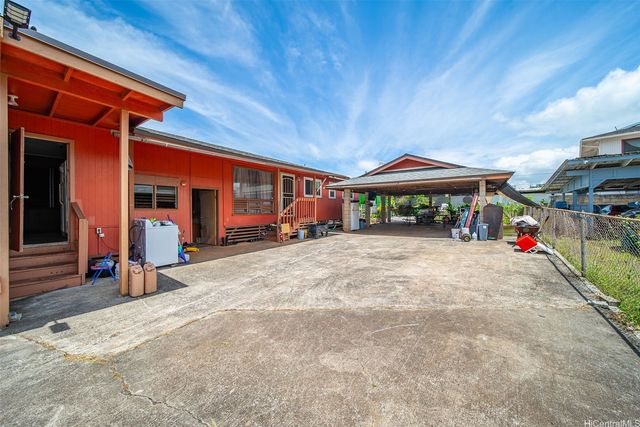 1057 Ehoeho Avenue, Wahiawa, HI 96786