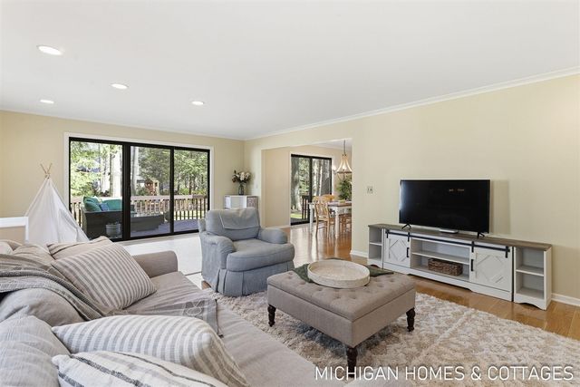 221 Foxdown Road, Holland, MI 49424