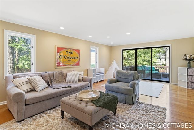 221 Foxdown Road, Holland, MI 49424