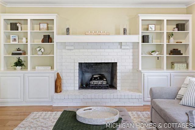 221 Foxdown Road, Holland, MI 49424