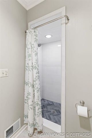 221 Foxdown Road, Holland, MI 49424