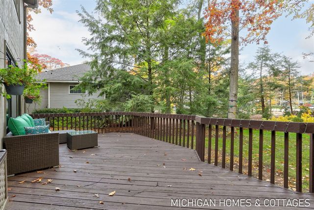 221 Foxdown Road, Holland, MI 49424