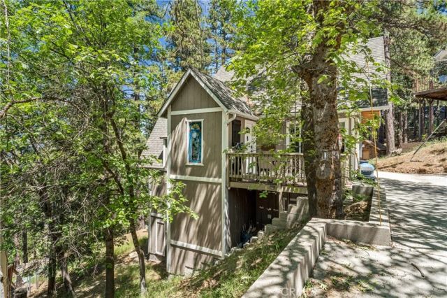 30834 Live Oak, Running Springs, CA 92382