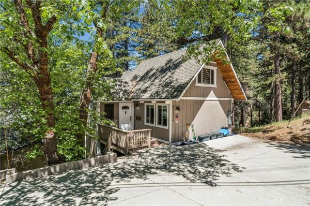 30834 Live Oak, Running Springs, CA 92382