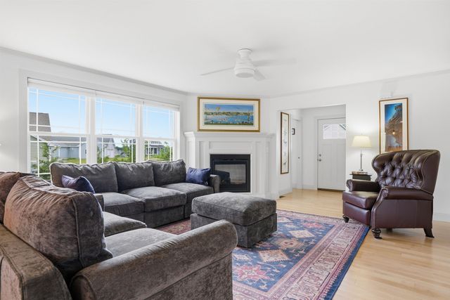 11 Hetnars Way, Epping, NH 03042