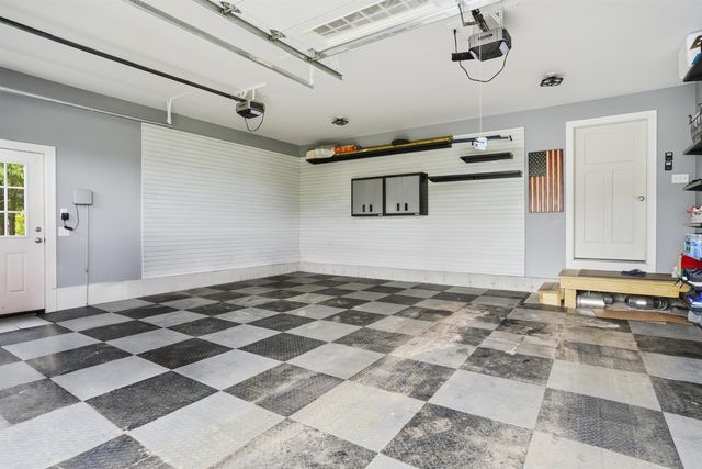 11 Hetnars Way, Epping, NH 03042