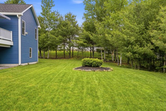 11 Hetnars Way, Epping, NH 03042
