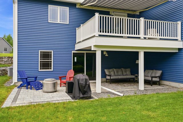 11 Hetnars Way, Epping, NH 03042