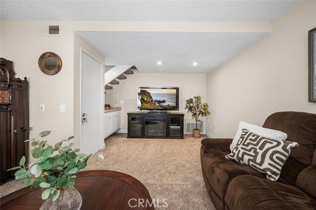 4102 Avenida Sevilla, Cypress, CA 90630