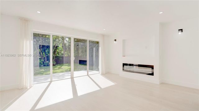 1230 NE 133rd St, North Miami, FL 33161