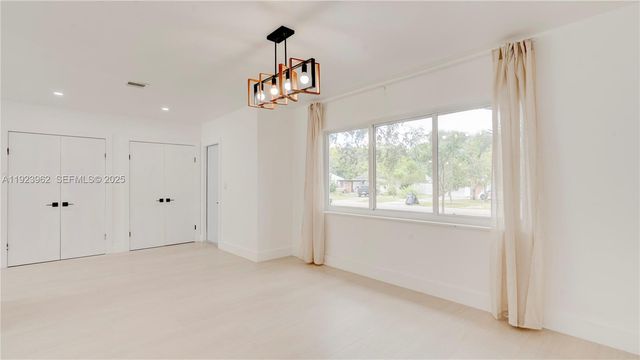 1230 NE 133rd St, North Miami, FL 33161