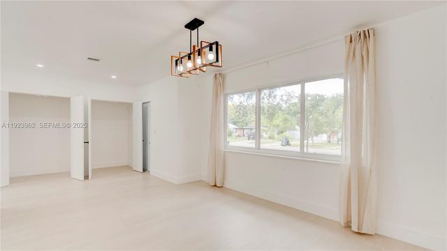 1230 NE 133rd St, North Miami, FL 33161